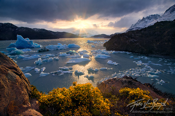Warm Sun and Icebergs, Lago Grey, Torres del Paine