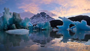 Icebergs on Lago Grey, Torres del Paine, Chile